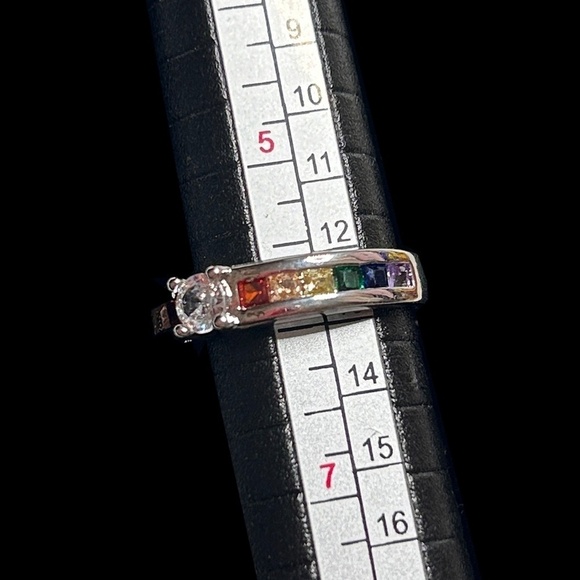 Rainbow Pride Ring Fashion Jewelry Zircon Centre Stone Sz 6 Excellent Quality - Picture 6 of 11